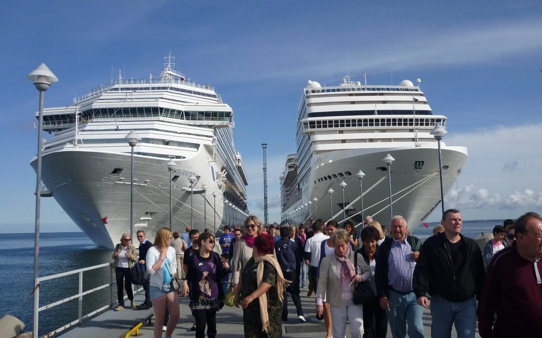 Dubai Cruise vs Singapore Cruise: Which One Is Better?